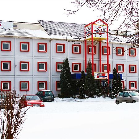 Drive Inn Hotel Törökbálint 外观 照片