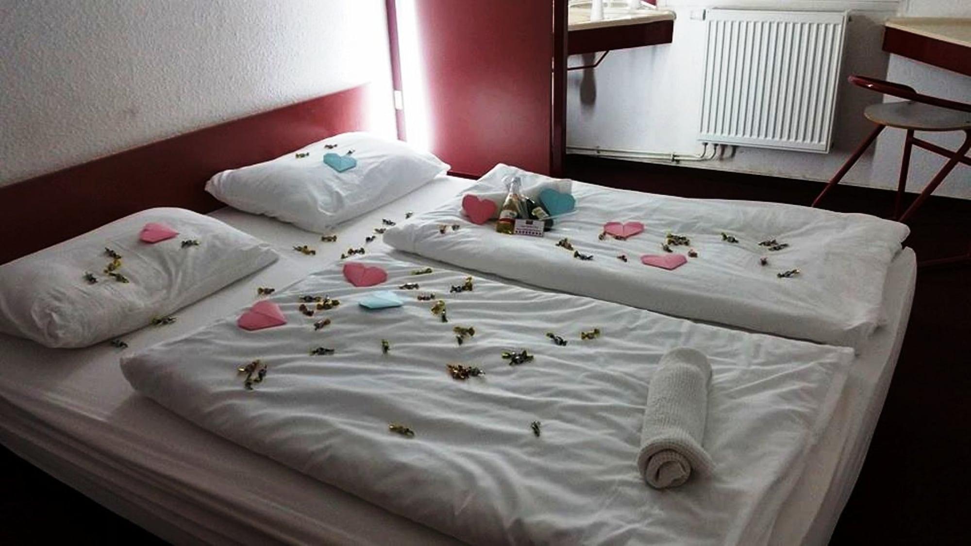 Drive Inn Hotel Törökbálint 外观 照片