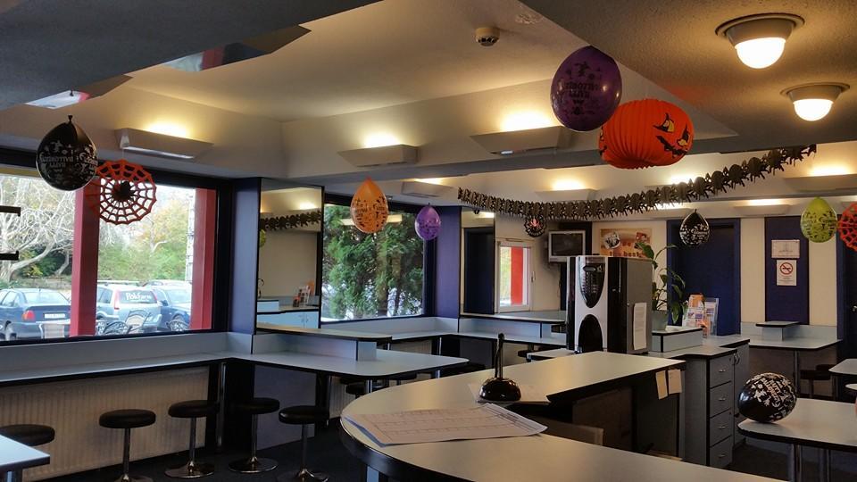 Drive Inn Hotel Törökbálint 外观 照片